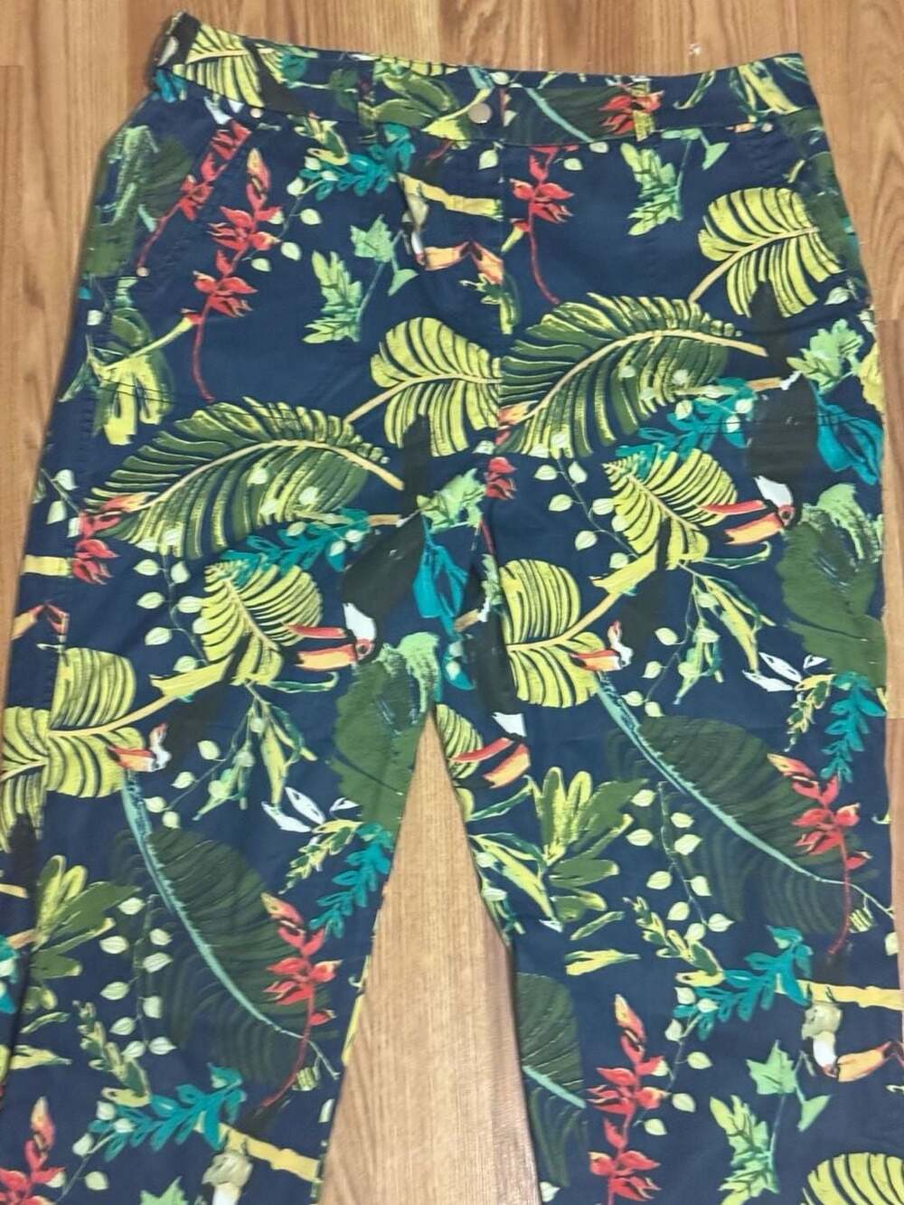 Chico's Tropical Toucan Bird Leaf Print Ankle Pants Size 15 Women’s - Picture 4 of 4